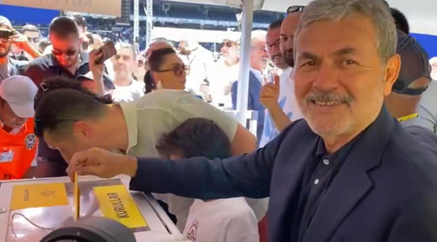 AYKUT KOCAMAN OYUNU KULLANDI