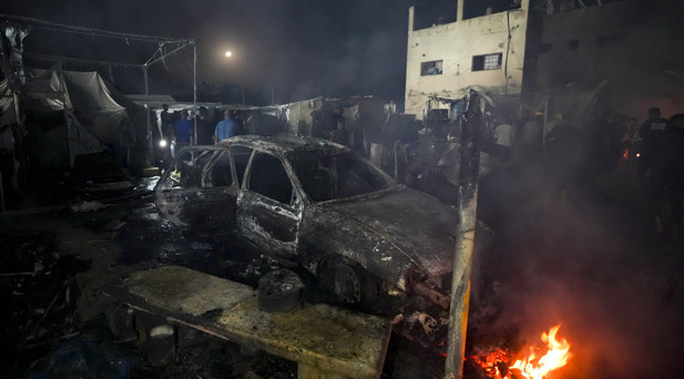 İsrail, Gazzede hastane yerleşkesindeki yerinden edilmiş Filistinlilerin çadırlarını bombaladı