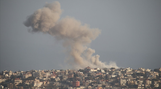 İsrailin Lübnanın Sur kentine düzenlediği saldırıda Tebnin Devlet Hastanesi de zarar gördü