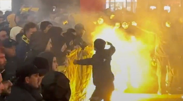 Ajax-Maccabi Tel Aviv maçı öncesinde İsrailli taraftarların başlattığı olaylarda 57 kişi gözaltına alındı