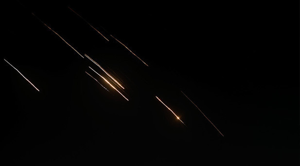 WSJ: Füzeler ile uçaklar aynı rotada uçtu