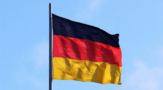 Almanya, Suriyelilerin iltica başvurularını dondurdu