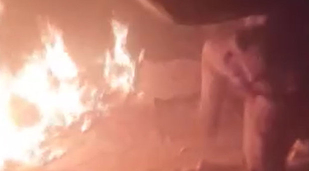 Suriyede muhalifler Hafız Esadın mezarını tahrip etti