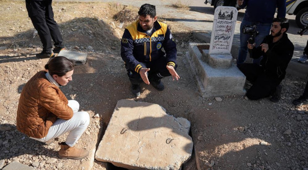 Suriyede bir toplu mezar daha bulundu