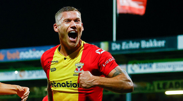 BEŞİKTAŞA İSVEÇLİ SANTRFOR