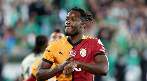 GALATASARAYDA BATSHUAYI YOL AYRIMINDA
