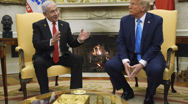 Netanyahu, Trumpa çağrı cihazı hediye etti