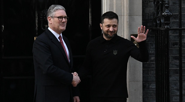 İngilterenin ev sahipliğinde Ukrayna konulu liderler zirvesi başladı
