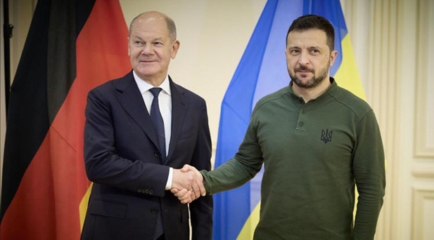 Almanya Başbakanı Scholz, Ukrayna Devlet Başkanı Zelenskiy ile telefonda görüştü