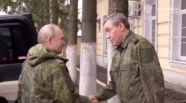 Putinden Kurska ziyaret