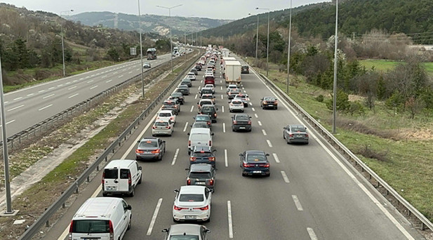 BOLU GEÇİŞİNDE YOĞUNLUK BAŞLADI