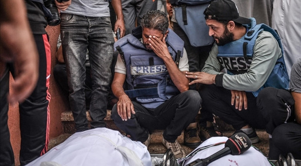BM, İsrailin Gazzede görevi başındaki gazetecileri hedef almasına tepki gösterdi
