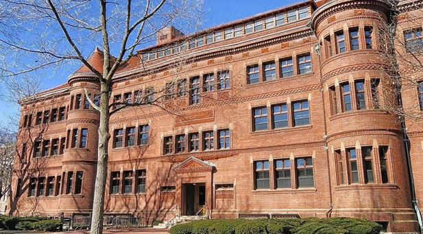 Trump: Harvard kötü bir şakaya dönüştü