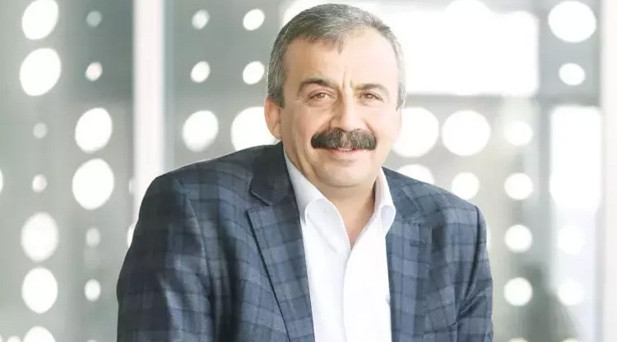 HANDE FIRAT: BARIŞÇIL BİR DİLİ VARDI