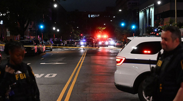 FBI ve polis şüpheliyi sorguluyor