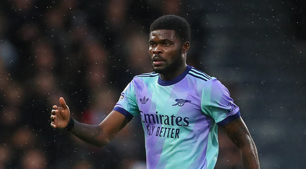 FENERBAHÇEDEN ORTA SAHA OPERASYONU: İKİ YILDIZ İÇİN GİRİŞİMLER BAŞLADI