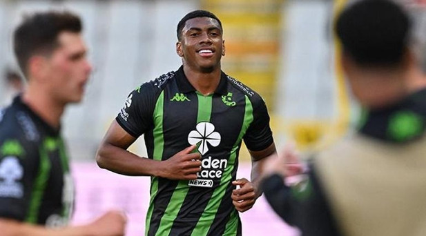 ONUACHU SONRASI TRABZONA BİR FORVET DAHA