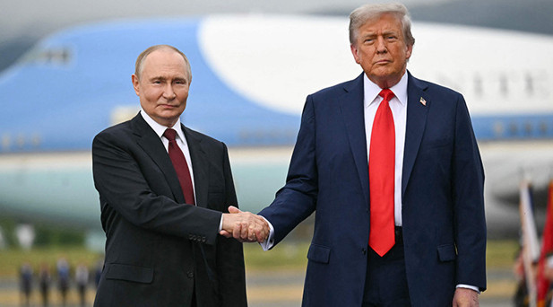 Trump ve Putin telefonda görüştü