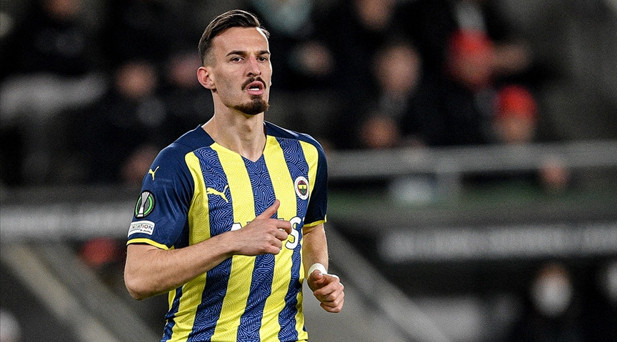 FENERBAHÇENİN ESKİ FORVETİ DÖNÜYOR
