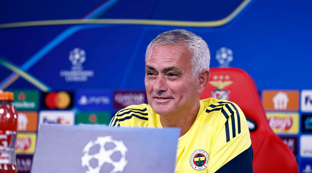 FENERBAHÇEDE MOURİNHO İLE YOLLAR AYRILDI