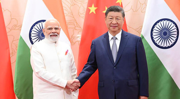 Şi ve Modi bir araya geldi