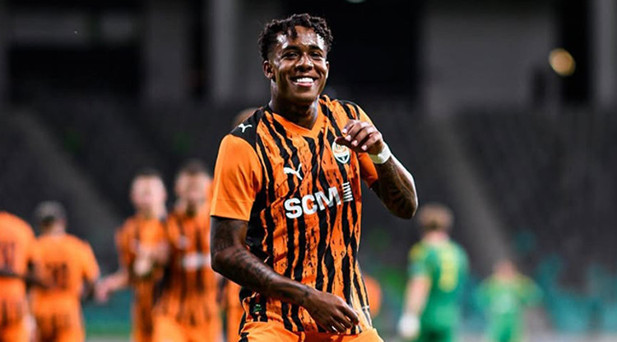Fulham, Kevin'i renklerine bağladı