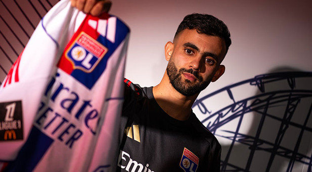 GHEZZAL İMZAYI ATTI