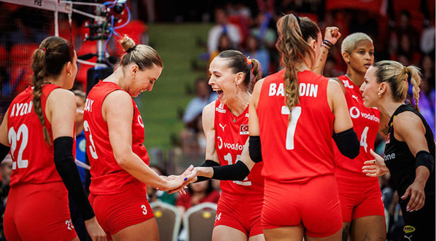 TARİHİ FİNAL MAÇI BAŞLADI