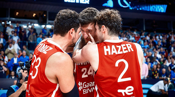 FİNAL BAŞLADI: BAŞARILAR 12 DEV ADAM