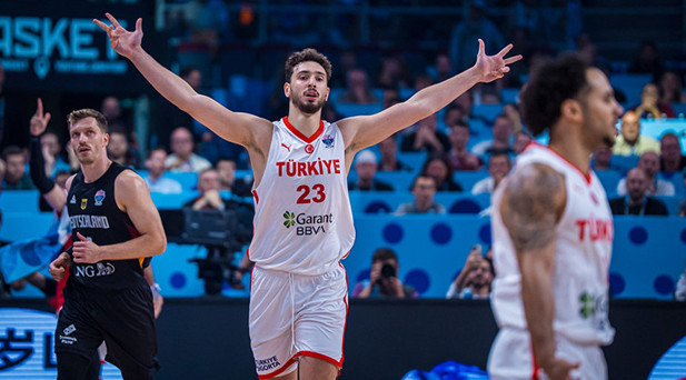 ALPEREN, EUROBASKET EN İYİ 5İNDE
