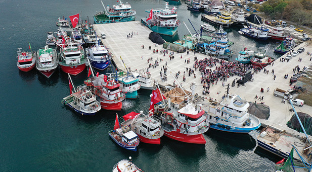 Balıkesirde denizciler Filistin ve Küresel Sumud Filosuna destek için Marmaraya açıldı