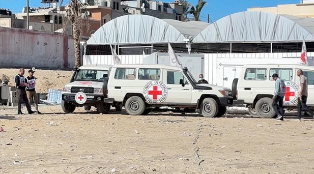 İsrail, Gazzedeki 4 İsrailli esirin cesedini Kızılhaçtan teslim aldığını açıkladı