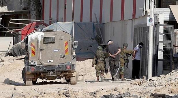 İsrail ordusu, işgal altındaki Batı Şeriadaki baskınlarda 45 Filistinliyi gözaltına aldı