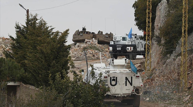 İsrail BM güçlerini hedef aldı