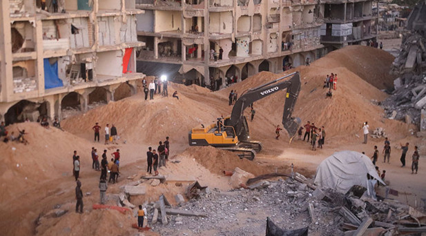 Gazze’deki Mısır Komitesi: Enkaz kaldırma için ağır iş makineleri ve ekipmanlar getirildi