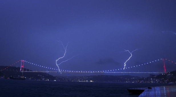 İSTANBUL’DA SAĞANAK ETKİLİ OLDU
