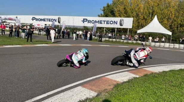 Kenan Sofuoğlu ve oğlu Zayn Sofuoğlu birlikte piste çıktı