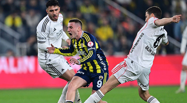 İLK YARI SONA ERDİ