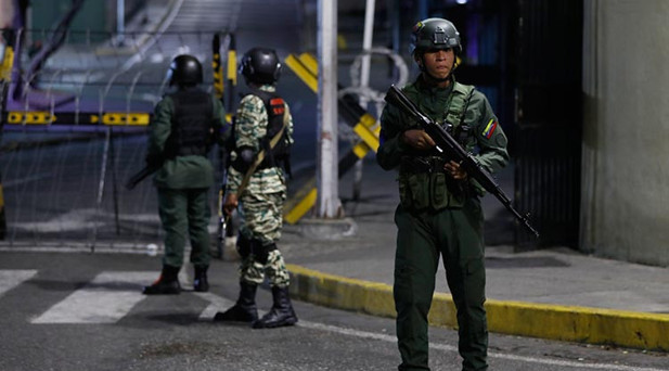Devlet Başkanlığı Sarayı çevresine asker konuşlandırıldı