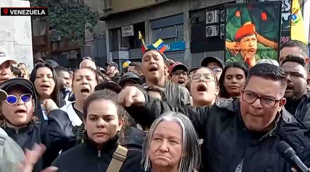 Venezuelada halk sokakta
