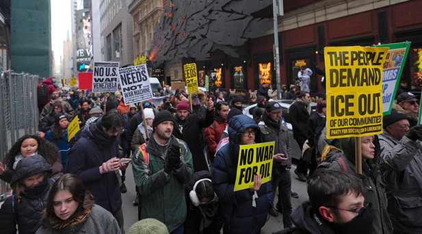 New Yorkta Venezuela Devlet Başkanı Maduronun yakalanmasını karşı protesto düzenlendi