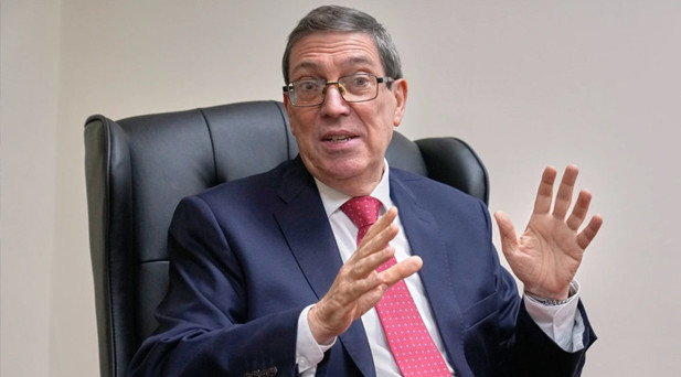 Küba, varoluşsal tehdit altında