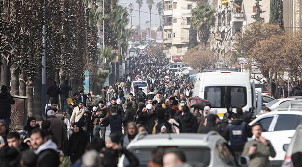 Halep’te güvenli bölgelere tahliye edilenlerin sayısının 142 bin olduğu duyuruldu