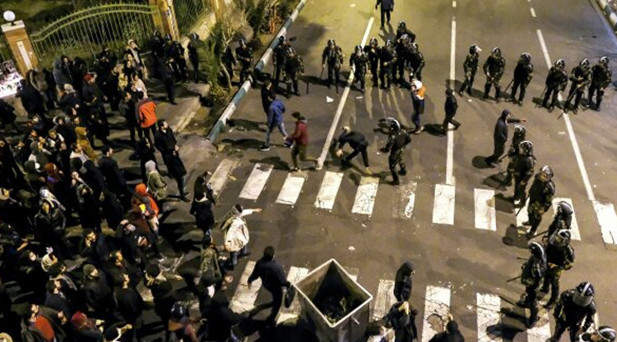 İrandan hızlı yargılama mesajı