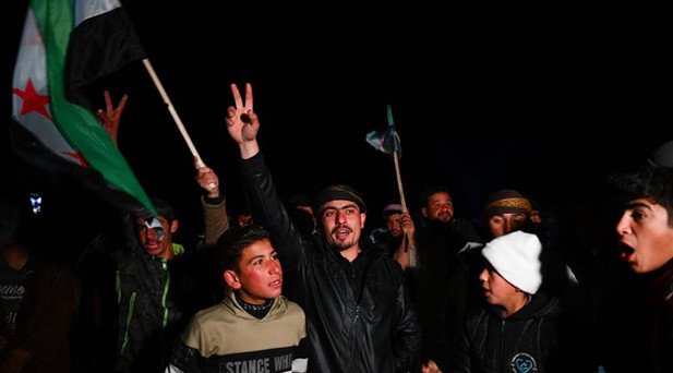 Gece saatlerinde coşkulu kutlama: Kurtuluş