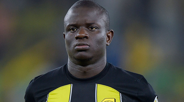 F.BAHÇE, KANTE İÇİN MASADA