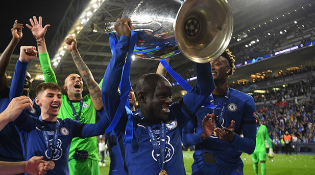 KUPA KOLEKSİYONU GÖZ KAMAŞTIRIYOR