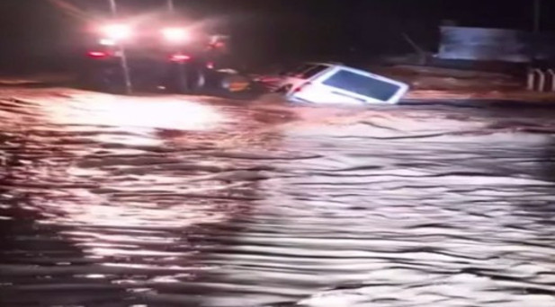 ADANADA KARA YOLU ULAŞIMA KAPANDI