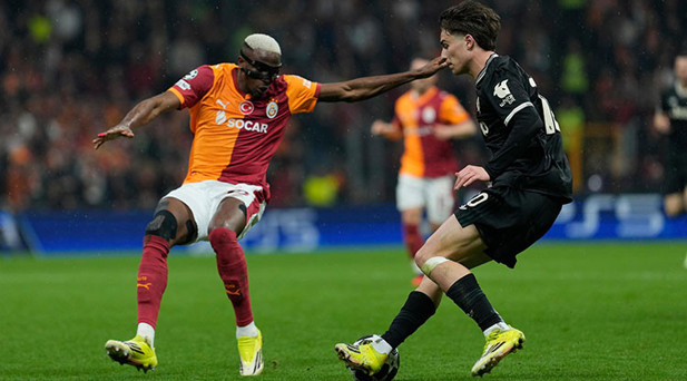 İLK YARI SONA ERDİ