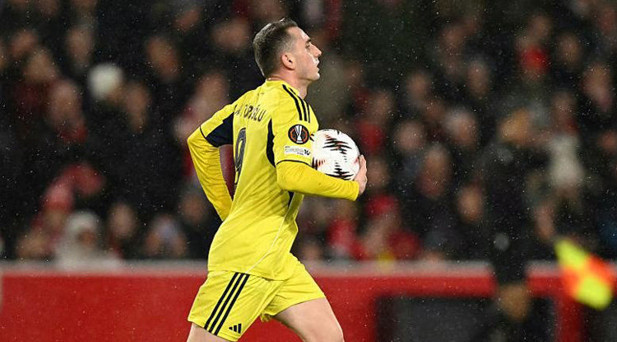 FENERBAHÇEYE GALİBİYET YETMEDİ